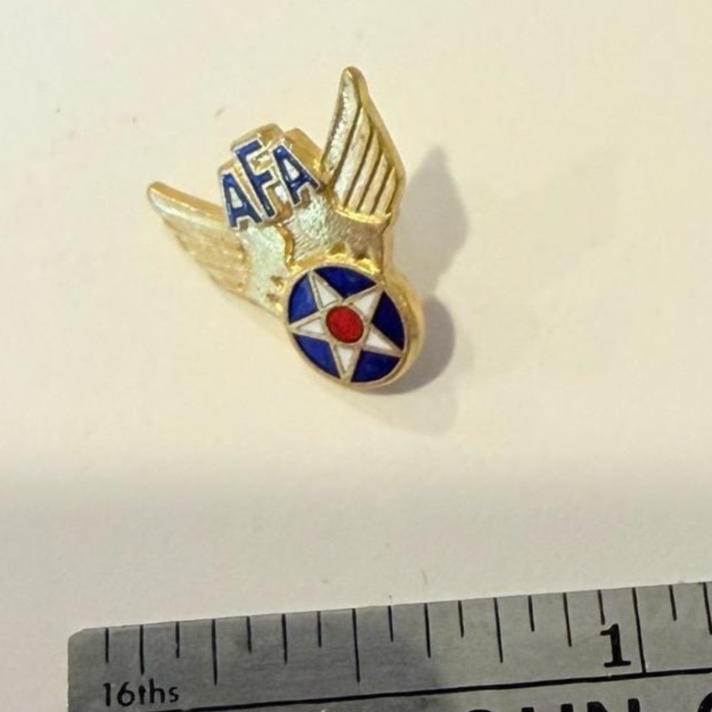 Vintage AFA Air Force Association Winged Star Gold Tone Enamel Lapel Pin Badge